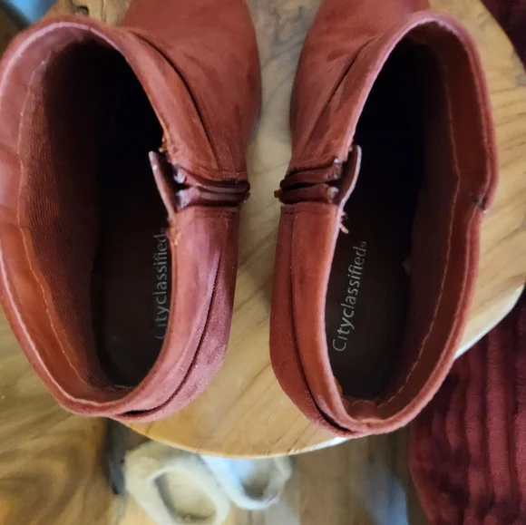 Boots - Picture 6 of 6